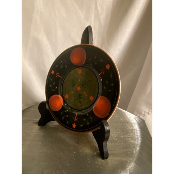 Decorative plate by Victoria & Beale 6.25" Black with Orange "Passon" design EUC - Picture 4 of 10